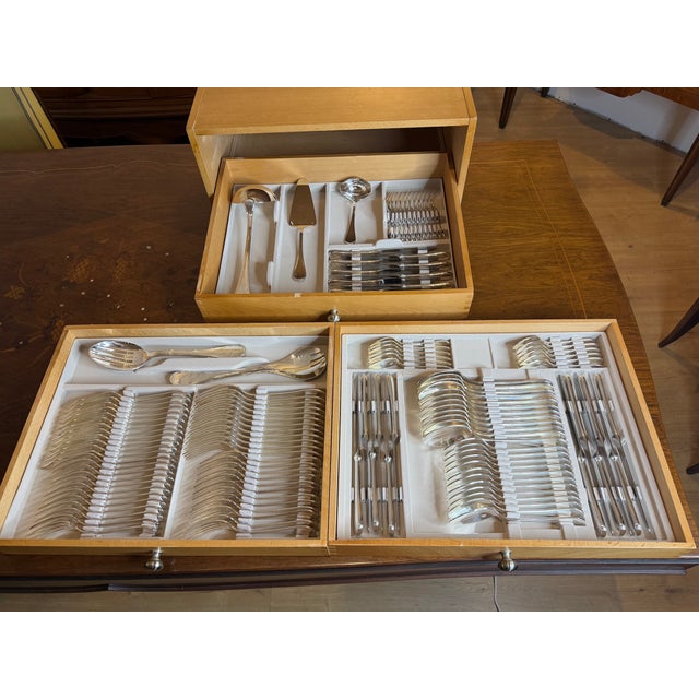 French Silverplate Flatware Set by Guy Degrenne, Set of 127 For Sale - Image 4 of 11