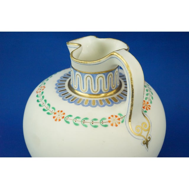 Classical Style Parian Jug in White Biscuit Porcelain with Gold Details, 19th Century For Sale - Image 12 of 18