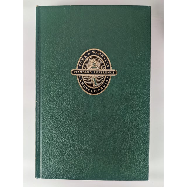 Vintage 1959 Funk & Wagnalls Green & Gilt Encyclopedia Books – Set of 11 For Sale - Image 4 of 14