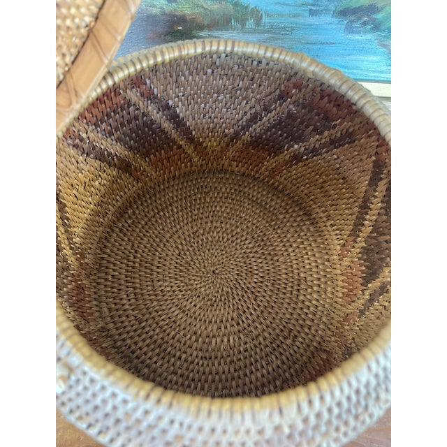 Wood Vintage Handwoven Southeast Asian Rattan Lidded Basket With Saburst and Diamond Weave Pattern For Sale - Image 7 of 8