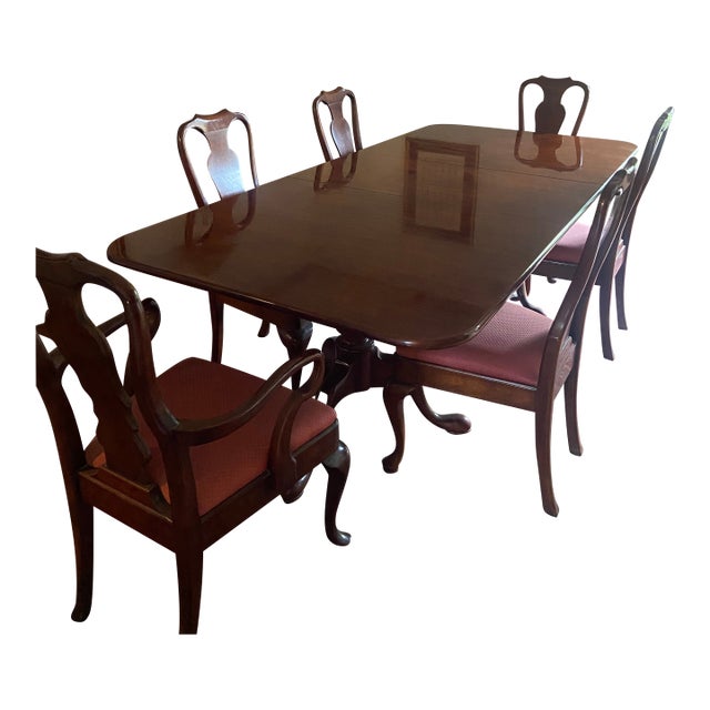 1980s Henredon Georgian Style Mahogany Double Pedestal Dining Table and Chairs - Set of 11 For Sale