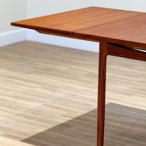 Wood Teak Extending Dining Table by Kofod Larsen for G-Plan, 1960s For Sale - Image 7 of 15