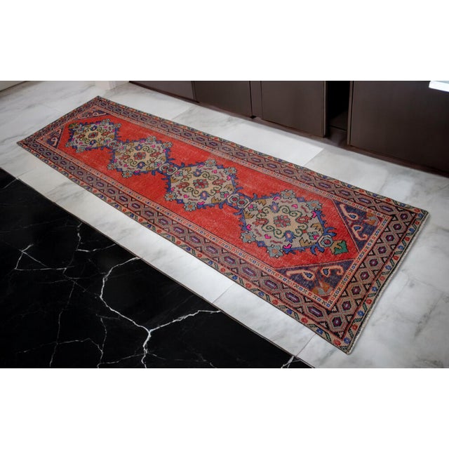 Hollywood Regency Vintage Turkish Hand-Knotted Short Runner Rug - 2′10″ × 9′6″ For Sale - Image 3 of 10