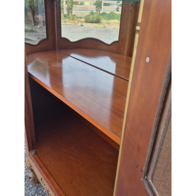 20th Century Louis XV Curved Cherrywood Display Cabinet, France, 1890s For Sale - Image 5 of 18
