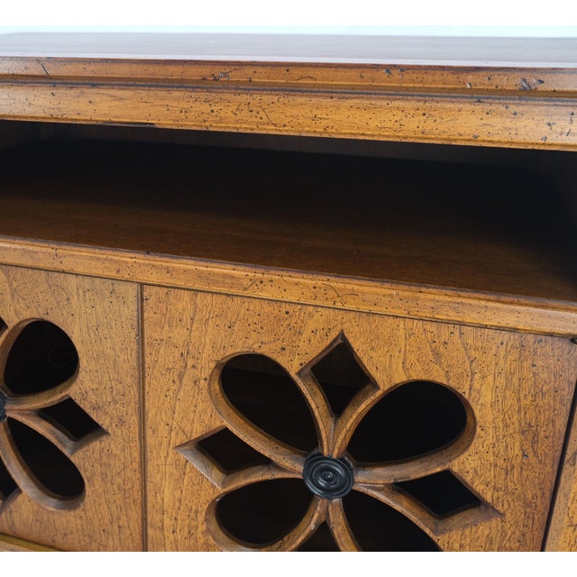 Pair Double Door Pierced Carved Doors Compartment Night Stands End Tables Mint For Sale - Image 12 of 17