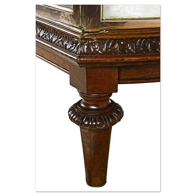 English Display Case in Carved Wood and Brass For Sale - Image 5 of 8