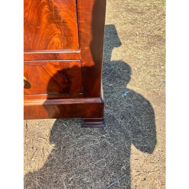 19th Century Louis Philippe Flam Mahogany Marble Top Chest of Drawer / Commodes For Sale - Image 17 of 18