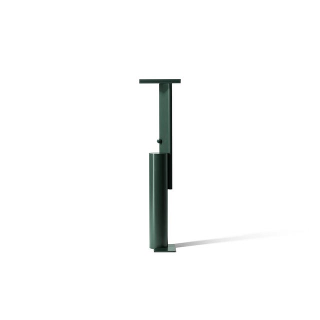 Polyshape Red Aluminium Floor Lamp by Ferrerol Babin for Cassina For Sale - Image 6 of 11