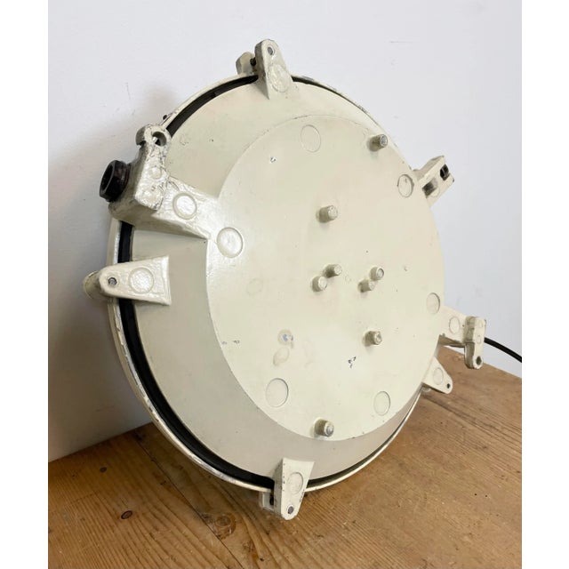 Industrial Cast Aluminium Wall or Ceiling Lamp from Elektrosvit, 1970s For Sale - Image 9 of 13