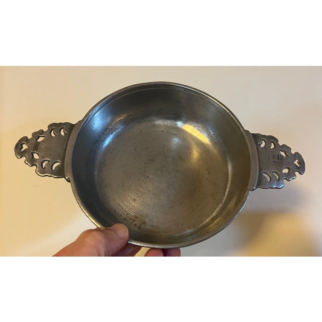 Antique 18th Century Georgian Double Handled Pewter Porringer Bowl For Sale - Image 11 of 12