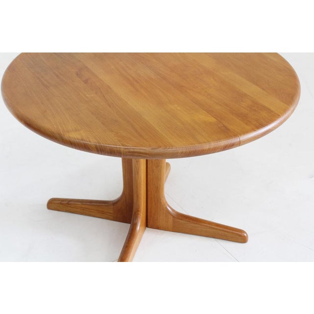 Wood Vintage Danish Round Extendable Dining Table in Teak, 1960s For Sale - Image 7 of 9
