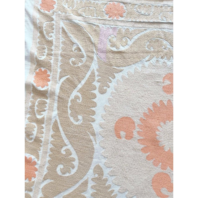 1960s Suzani Wall Tapestry - Neutral Tan Uzbekistan Embroidery For Sale - Image 5 of 16