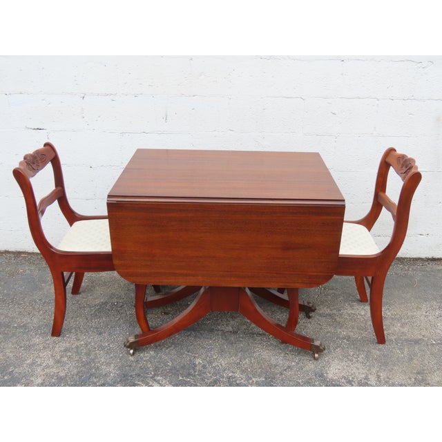 Traditional Raddock 1940s Mahogany Drop Leaf Dining Table With 2 Leaves and Two Chairs 6371 For Sale - Image 3 of 18