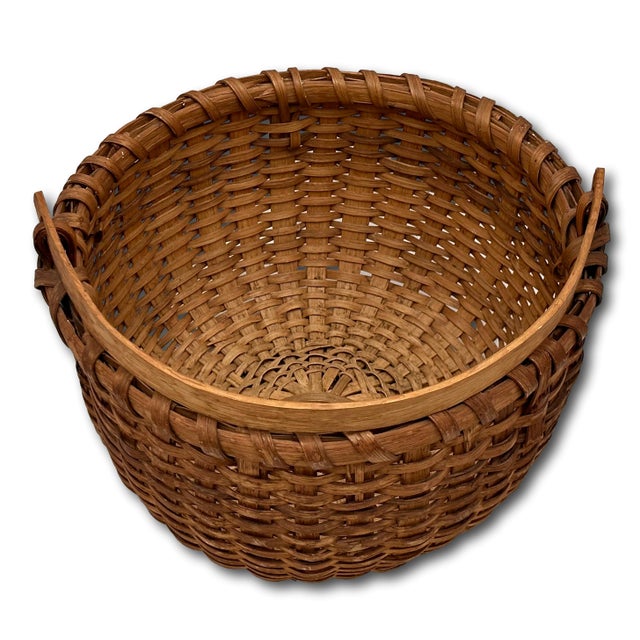Antique Late 19th Century American Hand Woven Ash Wood Splint Swing Handle Carry Basket - Nice Color & Patina For Sale - Image 4 of 18