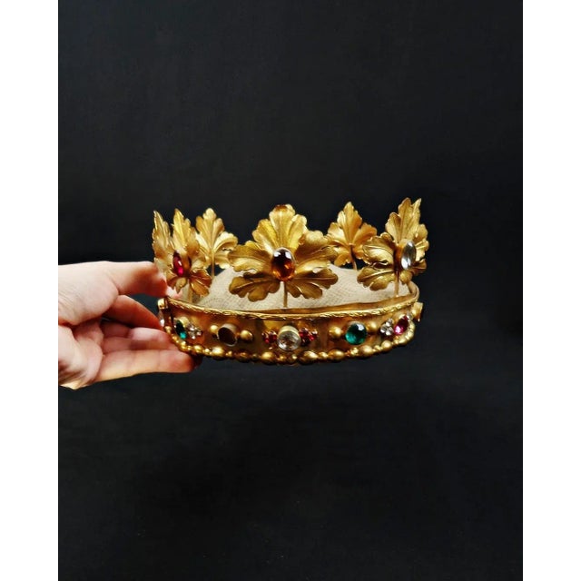 Large 19th-century religious crown in gilded brass and colored glass cabochons – Virgin Mary Ornament or Sacred Statue...