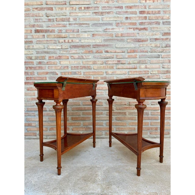 Early 20th Century Pair of Empire Style Mahogany Wood Nightstands, 1930s For Sale - Image 5 of 18
