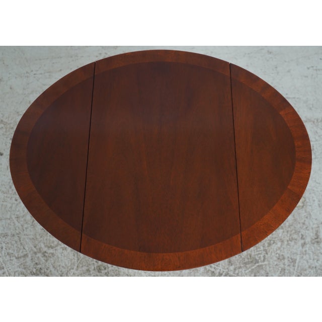 1980s Pair of Baker Mahogany Drop Leaf Pembroke Tables For Sale - Image 5 of 18