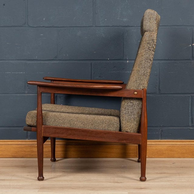 English Manhattan Reclining Armchair by Guy Rogers, 1960s For Sale - Image 4 of 18