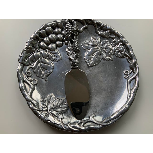 Late 20th Century Vintage Arthur Court Cheese Serving Set- 2 Pieces For Sale - Image 5 of 10