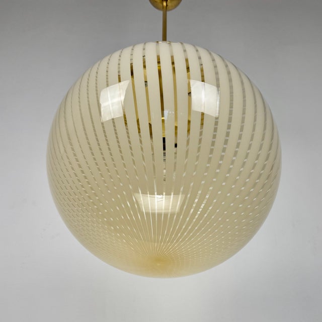 Murano Tessuto Globe Pendant Lamp by Venini, 1980s For Sale - Image 3 of 8