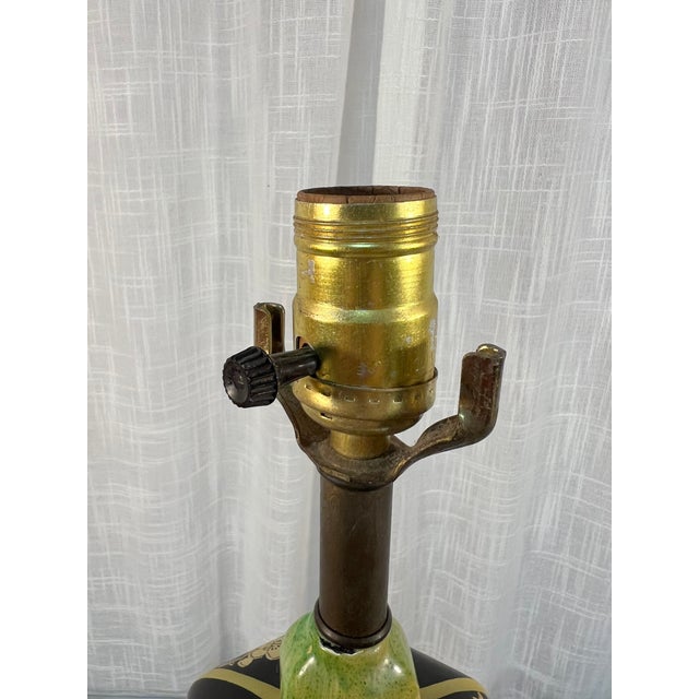 1970s Hand-Painted Hexagonal "Famille Noire" Ginger Jar Lamp - Turtle and Crane - Emerald & Gold Chinoiserie For Sale - Image 10 of 11
