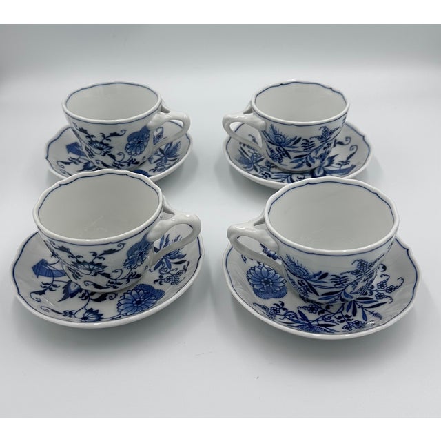 1950's Danube Blue Onion Blue & White 8pc Cup & Saucer Set Ribbon Hallmark For Sale - Image 9 of 9