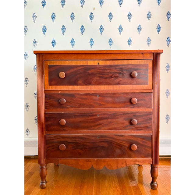 Antique Early 1800s New England Neoclassical Cherry and Mahogany Chest of Drawers For Sale - Image 15 of 15