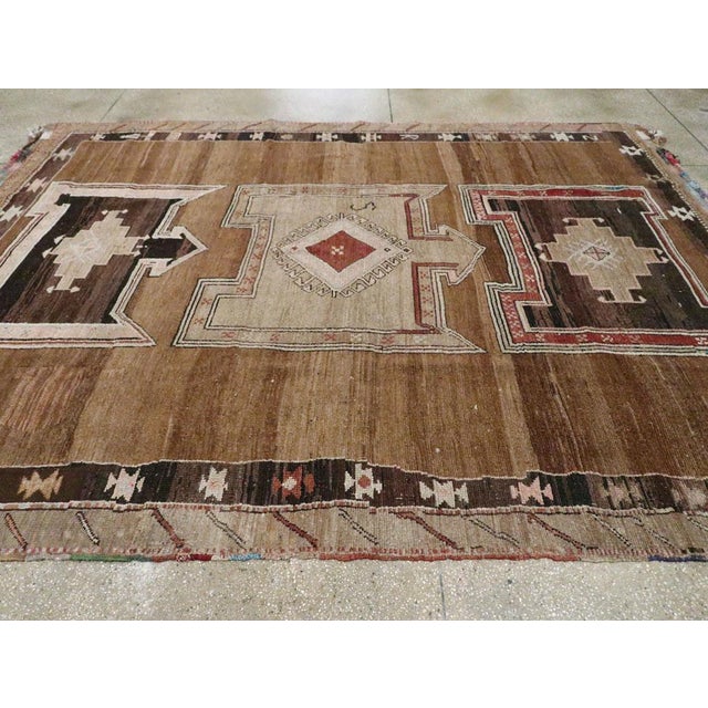 Textile Galerie Shabab Collection Mid-20th Century Handmade Turkish Tribal Room Size Carpet For Sale - Image 7 of 10