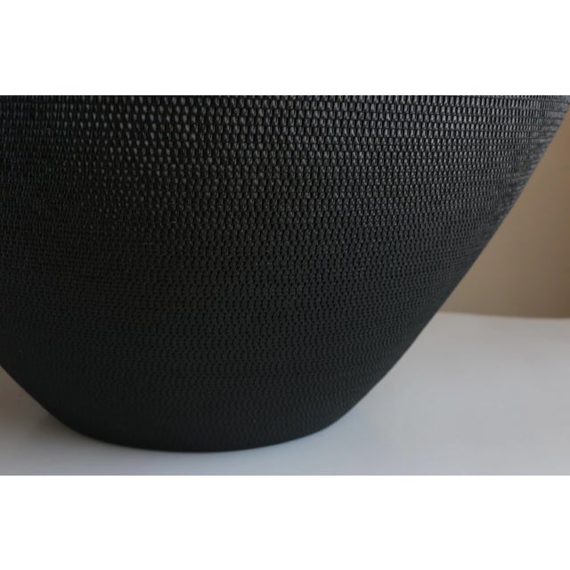 Postmodern Postmodern Flute Corrugated Cardboard Floor Vase in Black For Sale - Image 3 of 6