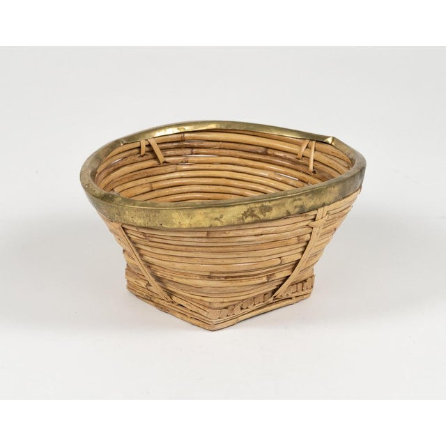 1970s Mid-Century Bowl in Rattan, Wicker and Brass, Italy, 1970s For Sale - Image 5 of 15
