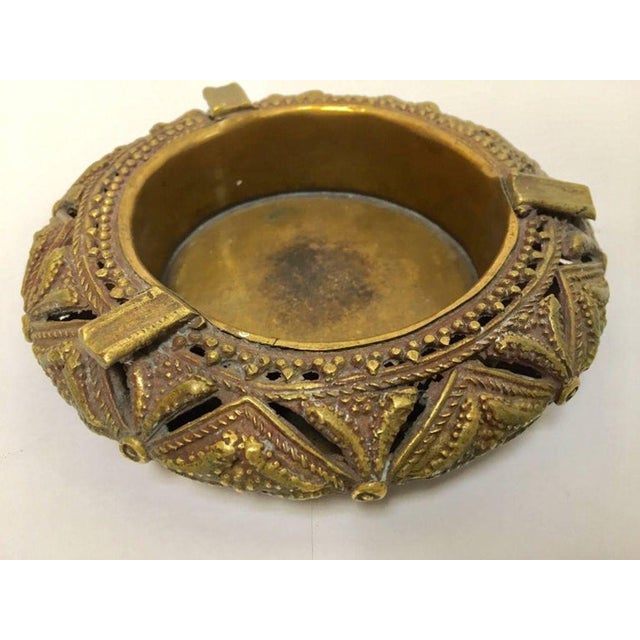 Metal Pair of Anglo-Indian Cast Brass Ashtrays Dhokra Tribal Bracelet Form Catchall For Sale - Image 7 of 10