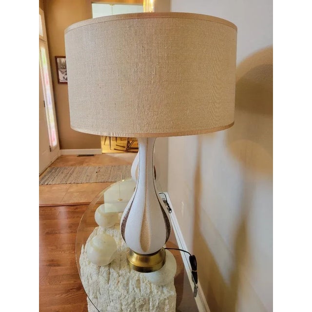 Mid-Century Modern Mid-Century Modern Teardrop Shaped Textured Pair of Table Lamps For Sale - Image 3 of 9