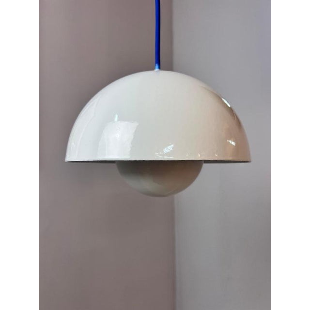 Flowerpot Pendant Lamp in White Enamel by Verner Panton for Louis Poulsen For Sale - Image 6 of 11