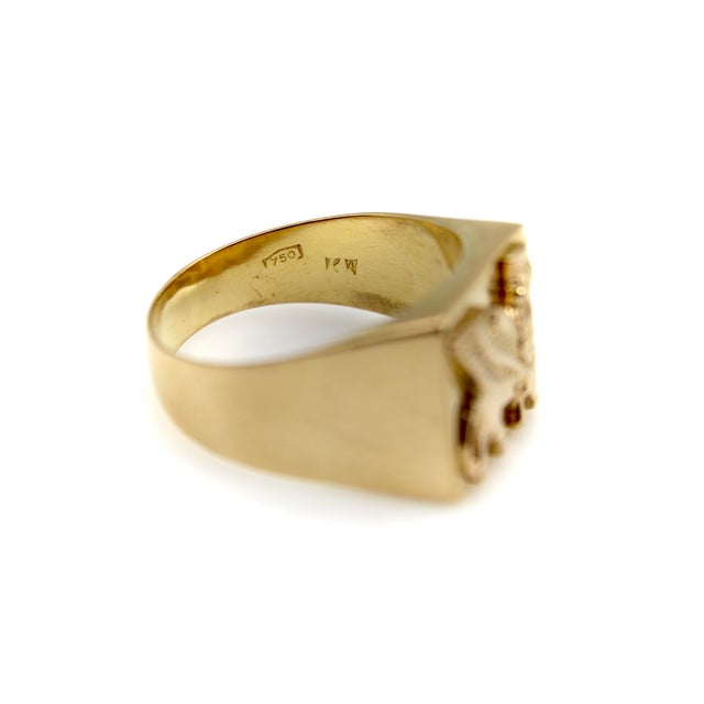 Gold 1980s Vintage 18k Gold Lamassu Men’s Signet Ring, Size 12.75 For Sale - Image 8 of 10
