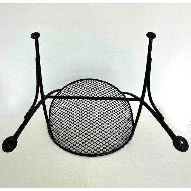 1950s Mid Century Modern Clamshell Concave Wire Stools For Sale - Image 9 of 17