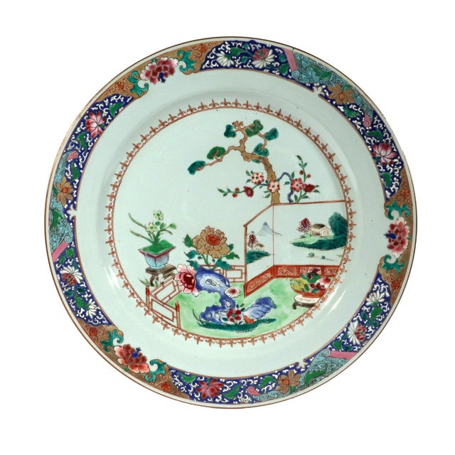 18th-Century Chinese Export Porcelain Famille Rose ‘Garden’ Dishes - a Pair For Sale - Image 4 of 18