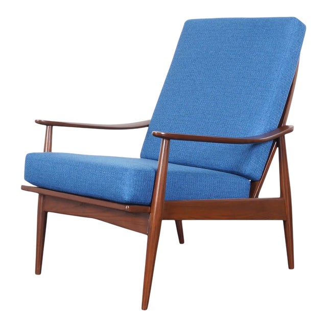 Mid-Century Modern Walnut Spindle Back Lounge Chair, 1950s For Sale