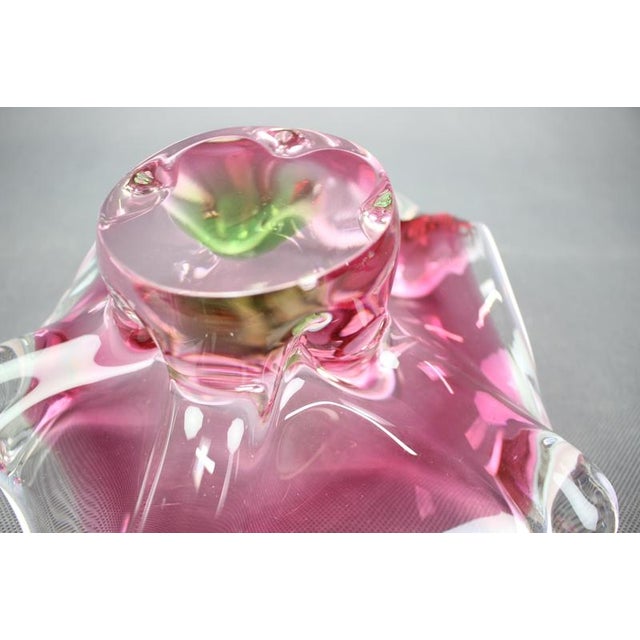 Green Mid-Century Czech Pink and Green Art Glass Bowl by Josef Hospodka, 1960s For Sale - Image 8 of 9