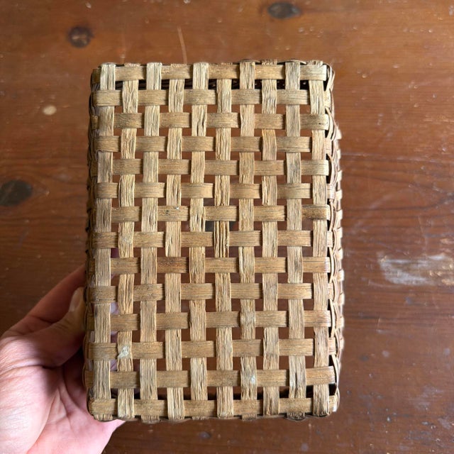 A Antique Pennsylvania Rectangular Splint Oak or Ash Basket, Circa 1900 For Sale - Image 18 of 18