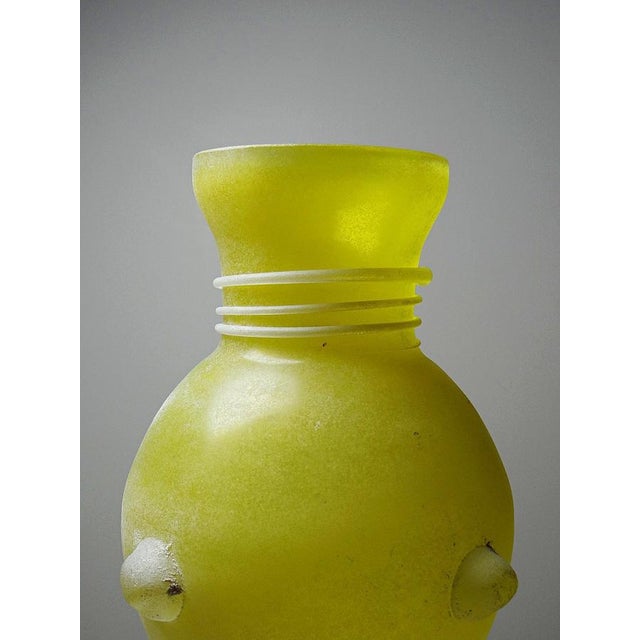 Seguso Vetri d'Arte Murano Scavo Yellow Baluster Vase from Seguso Vetri Darte, 1960 For Sale - Image 4 of 11