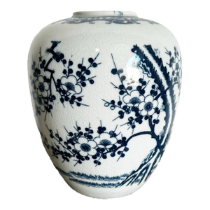 Chinese Hand Painted Blue and White Porcelain Vase