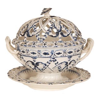 Antique Wedgwood Tableware 18th Century Orange or Chestnut Basket Pierced Lattice Work For Sale