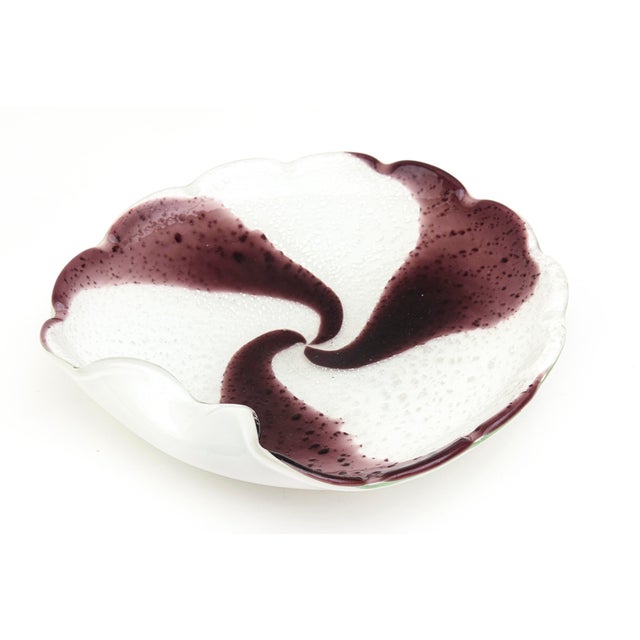 Archimede Seguso Vintage Archimede Seguso Murano Purple and White Cased Bowl With Silver Foil, 1960's For Sale - Image 4 of 9
