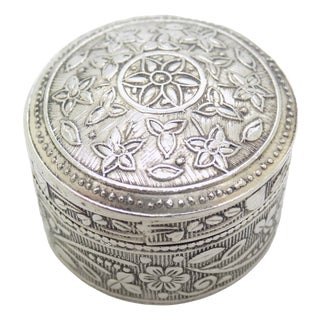 Vintage Italian Handmade Round Silver 800 Floral Embossed Pill Snuff Box, 1980s For Sale