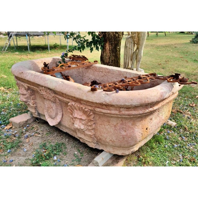 Red Verona Marble Bathtub, 19th Century For Sale - Image 4 of 8