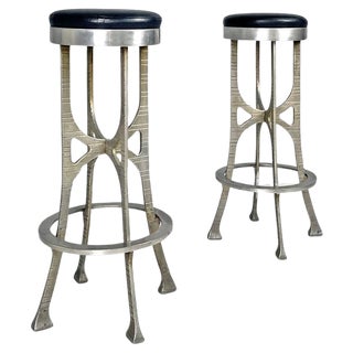 Set of Italian Brutalist High Stools in Aluminum and Black Leather, 1940s For Sale