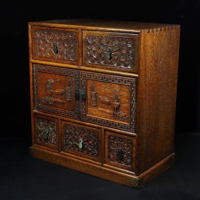 Dimensions: Length 41.5cm (16.34") x Width 23.5cm (9.25") x Height 43.5cm (17.13") Material: Solid Hardwood (Huali /...