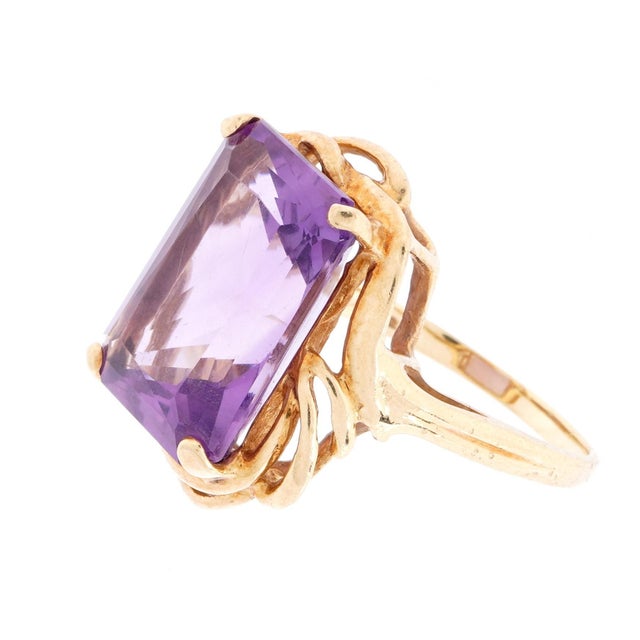 Metal 10k Gold and Amethyst Cocktail Ring For Sale - Image 7 of 8