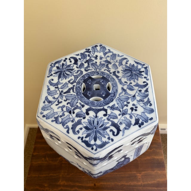 Late 20th Century Blue and White Porcelain Chinoiserie Hexagonal Garden Stool or Side Table For Sale - Image 5 of 11