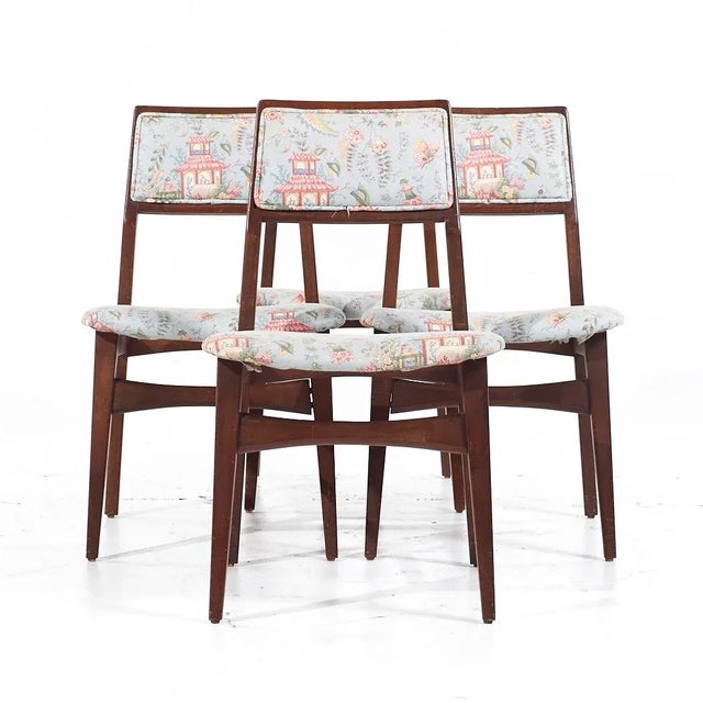 Jens Risom Mid Century Walnut Side Dining - Set of 4 Each chair measures: 18.25 wide x 21.5 deep x 31.75 inches high, with...